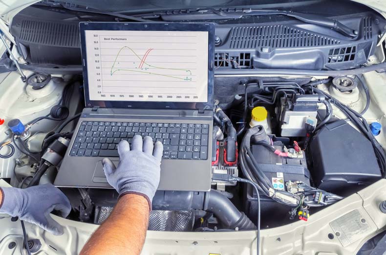 Auto electrician diagnosing rockhampton