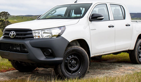 car servicing toyota hilux ute pic