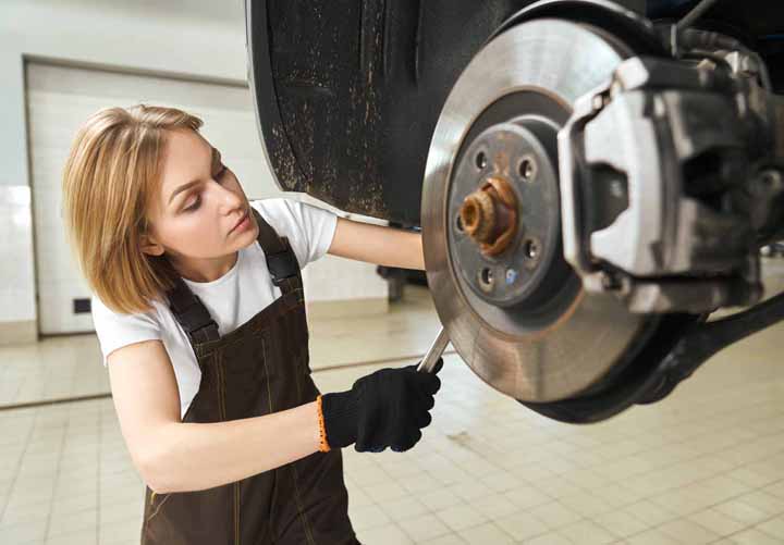 Brake failure causes car crash